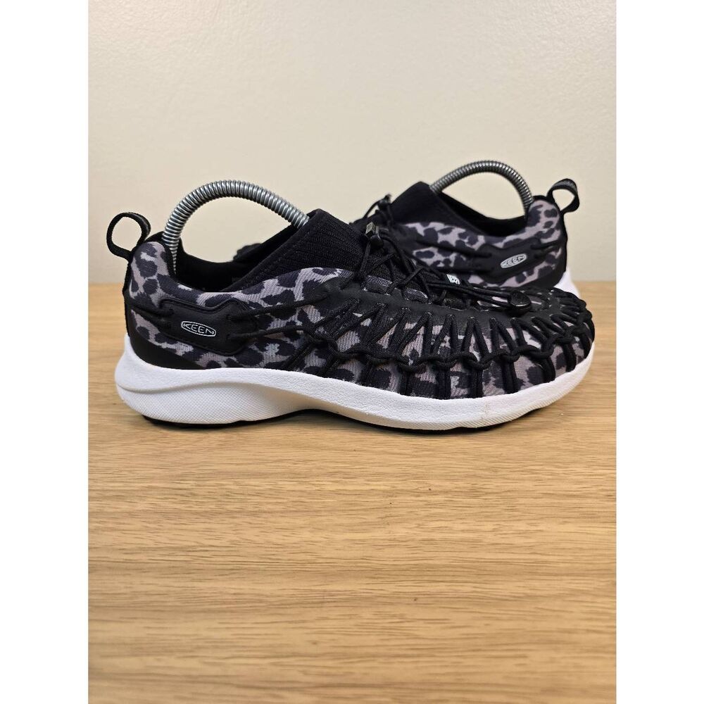 Keen Uneek SNK Women's Shoes Size 9.5 Black Hiking Comfort Walking Sneakers